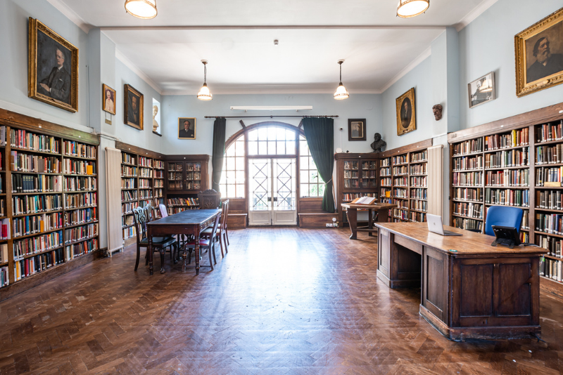 Picture of Conway Hall interior